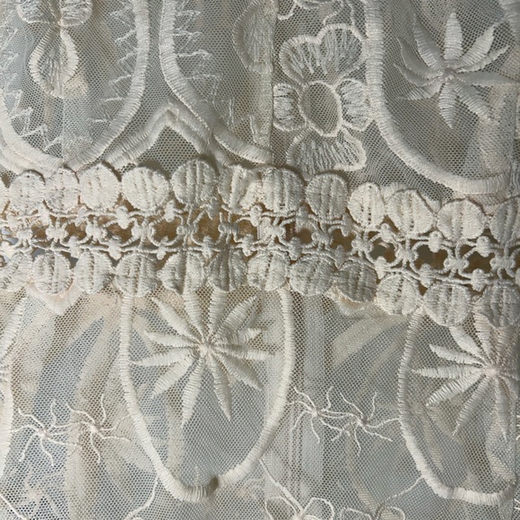 Off White Lace Bodysuit - Picture 3 of 5